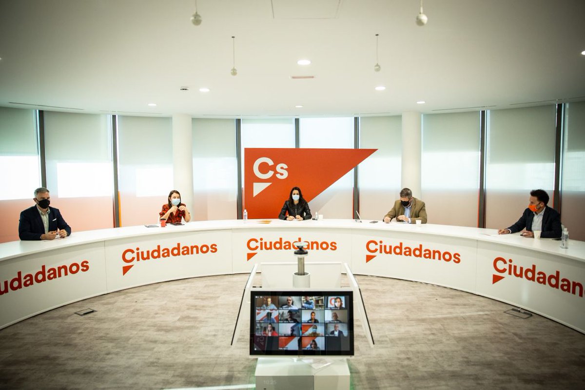 Es un honor formar parte del #EquipoCs, un proyecto lleno de valientes que se dejan la piel trabajando por los españoles.

La coherencia y la responsabilidad son nuestros pilares fundamentales y guiarán el trabajo que hoy hemos planificado con nuestros coordinadores autonómicos.