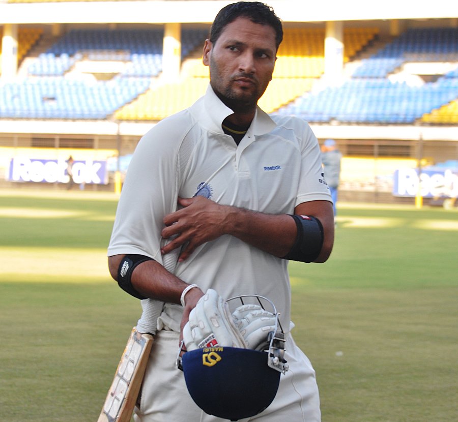 +Devendra Bundela:In November 2016, he made the record of highest Ranji Trophy appearances.+