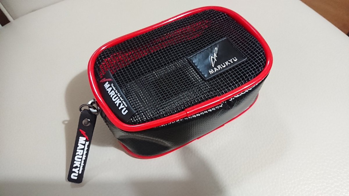 一ツ谷 英輝 マルキューのウキケース マルキューと書いてあると つい買ってしまう 笑 釣り具屋の店員さんにも 買うと思ったと言われた 笑