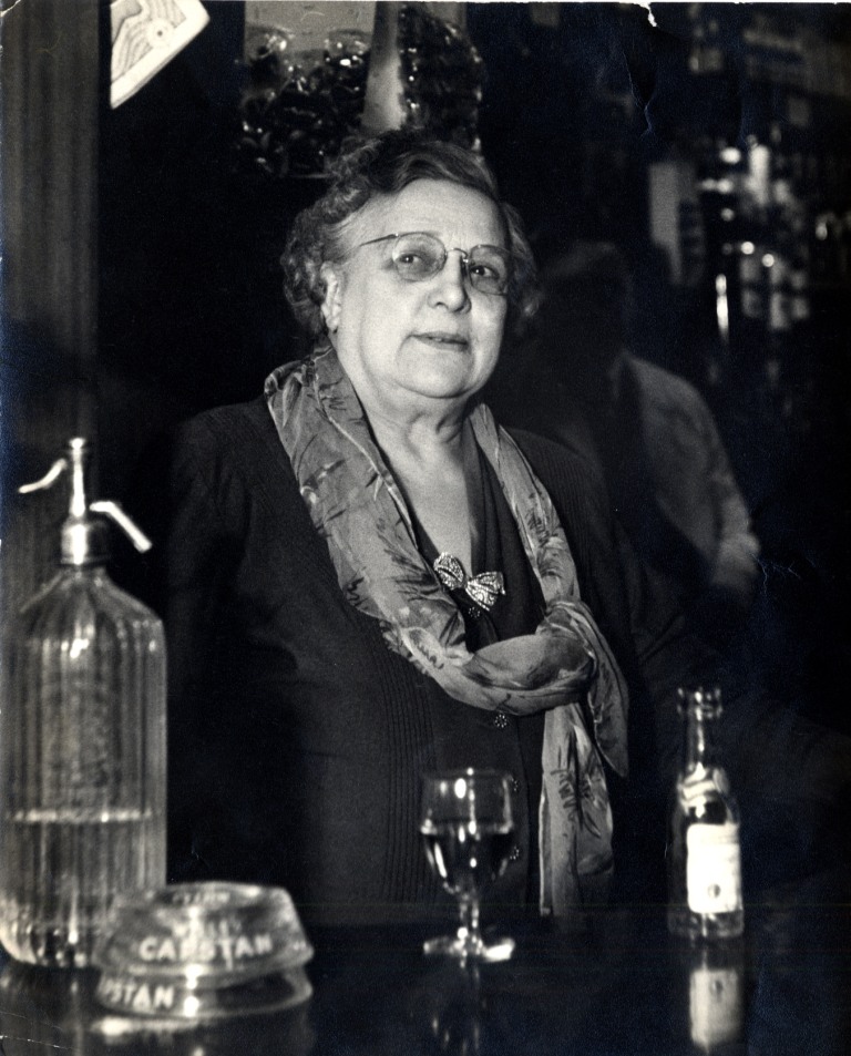 Oh gawd. It's Beryl from two doors down. If she gets hold of me, there'll be no end to her tales of her lumbago. "Alright Beryl? Can't stop - meeting Tubby. You ent seen him have you?""Ey up Ron. He was here a minute ago. Have I told you...""Can't stop, Beryl..."