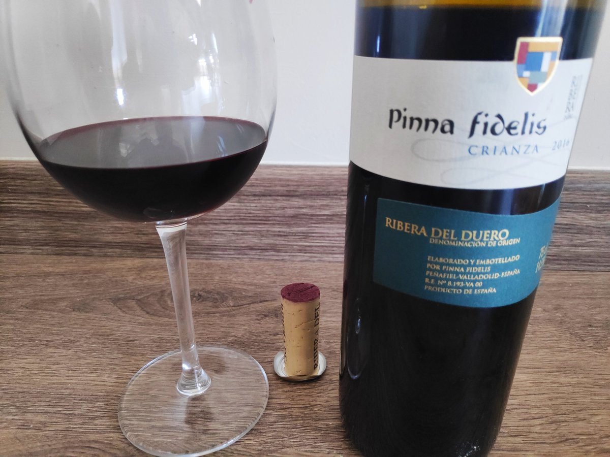 dherrero81's tweet photo. Llega el frio y con ello la riquisima sopa castellana...🤤🤤 Y con un @Pinna_fidelis crianza @DORibera...Que venga, que venga! 😁😁 #FelizSabado https://t.co/wa8iSMYolY