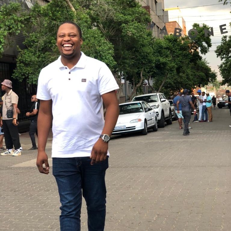 SIMPHIWESANDIL6's tweet image. #NewProfilePic