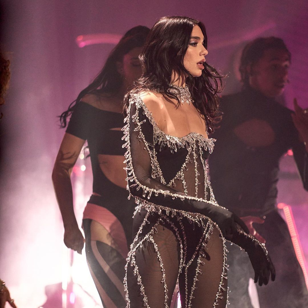 @DUALIPA Can't wait to see you with @jimmyfallon at @FallonTonight for a show
#dualipa #FallonTonight https://t.co/xasXS9N8AC