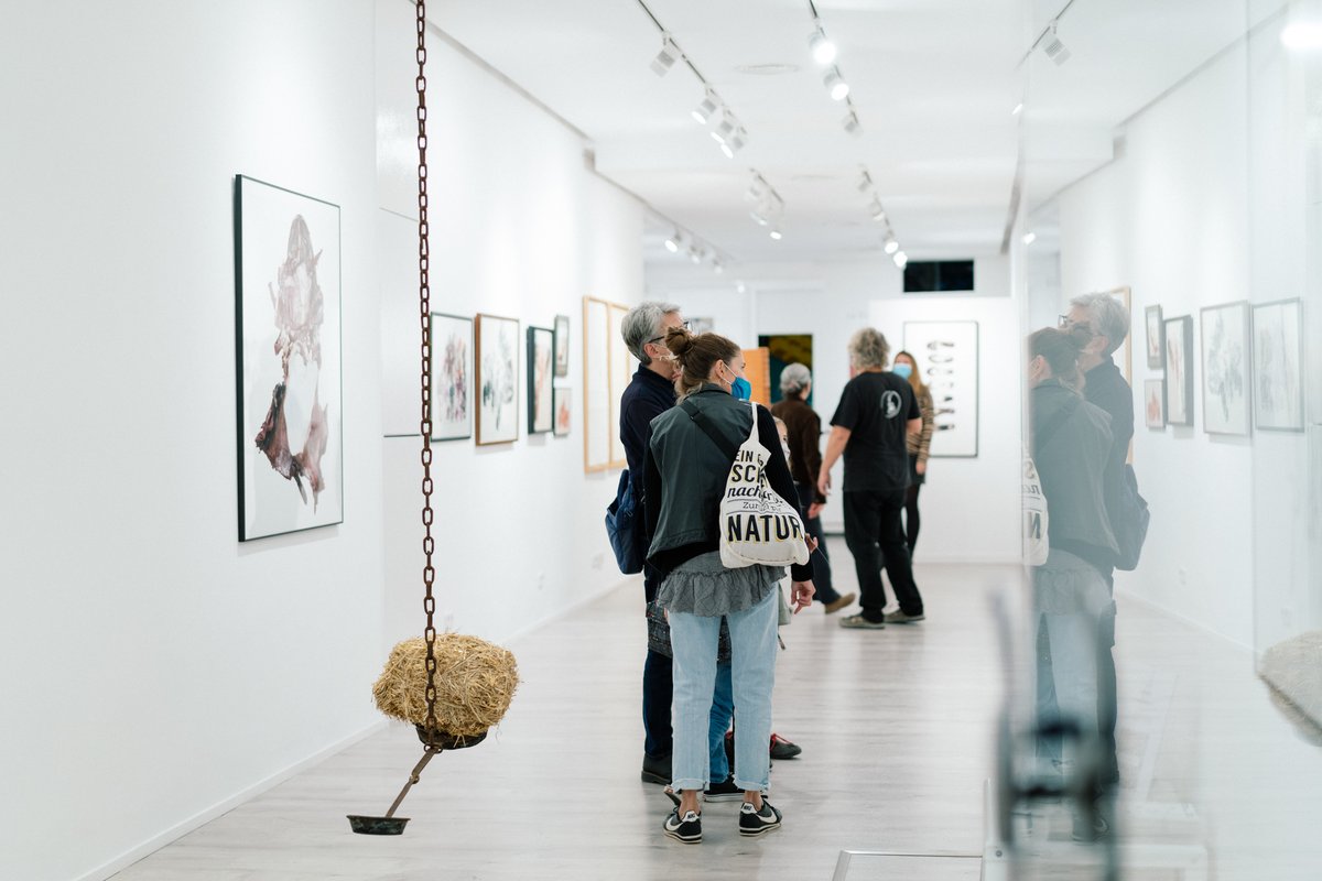 ESTATAMBESTAT/ ESTATCONTRAESTAT está llegando a su fin, así que os animamos a que vengáis a visitarla. Martes a Sábado de 12h-18h. Hasta el 5 de diciembre.