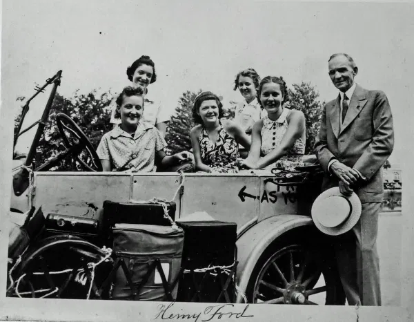 From 1935-42, Darlene and her pals traveled tens of thousands of miles on annual road trips in the simple but sturdy T; twice circumnavigating the Great Lakes, exploring the West, the NY World's Fair, and stopping to say happy 75th birthday to Henry Ford. My kinda dames.