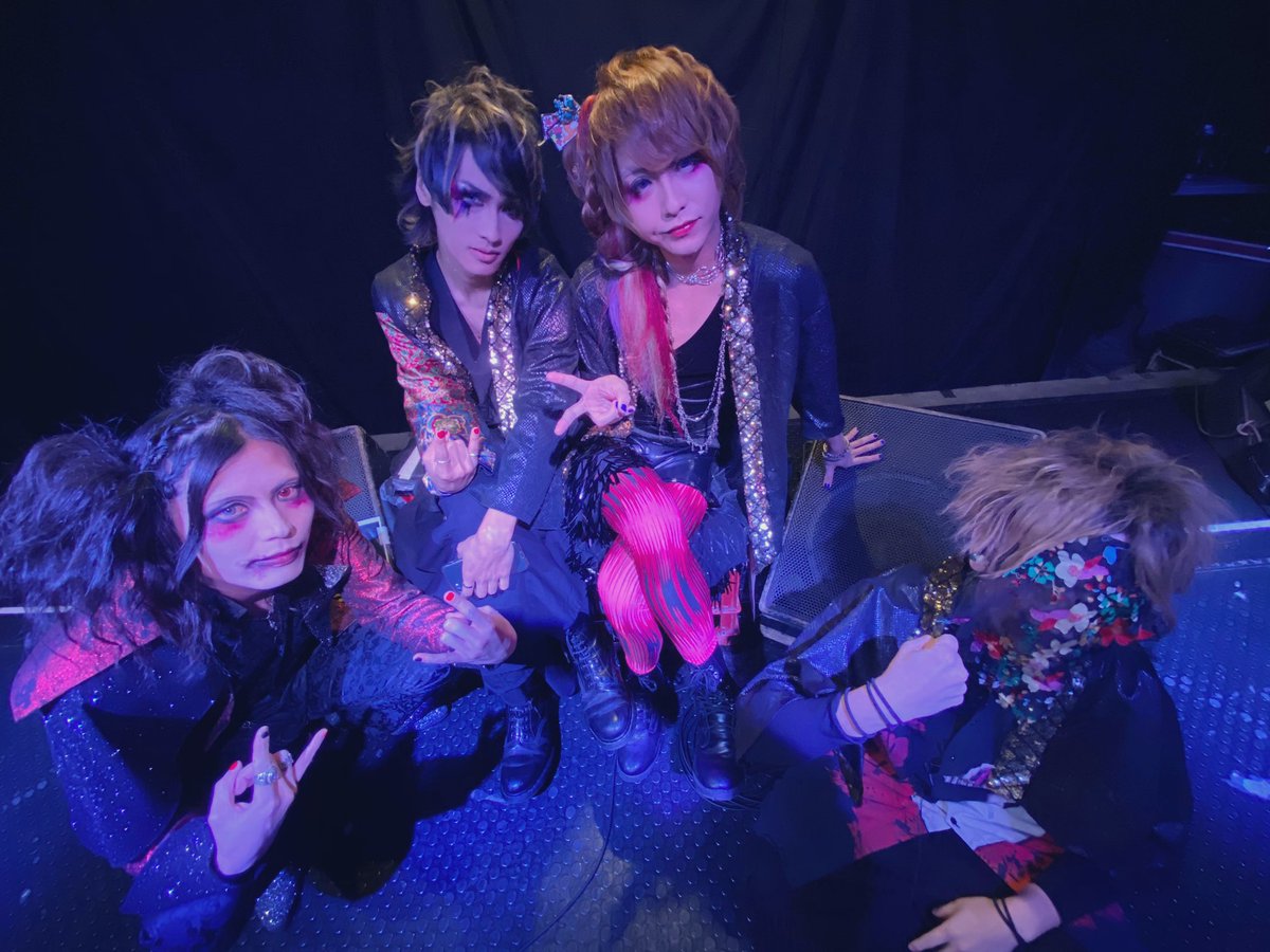 raith_official's tweet photo. 11/28 raith.解散ワンマンLive「鎮魂」
お越し頂いた皆さま、4年間の活動の中でraith.を��援して頂いた皆さま、本当にありがとうございました！ https://t.co/uLzH6IDj48