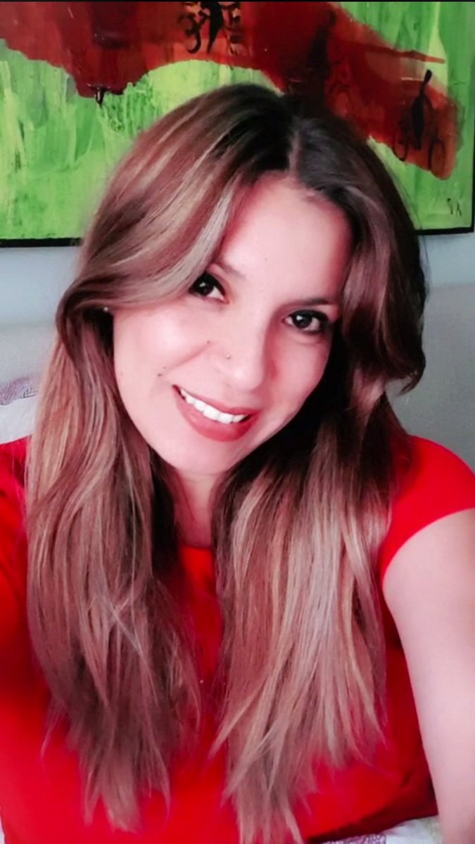 veroconflo's tweet image. A veces lo mejor es guardar silencio, sonreír y seguir adelante 😉