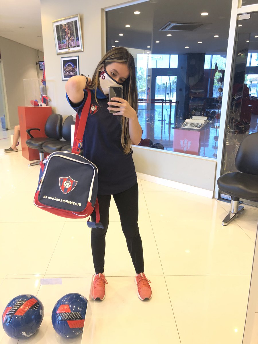 MabeelRolon's tweet photo. Lo que es este bolsón 😍💙❤️ les esperamos hasta las 17:00 hs en el #CeDay 🌪 https://t.co/sV7mQPdoNK