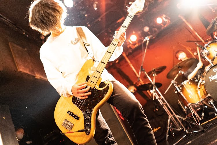 Earthy_band tweet picture