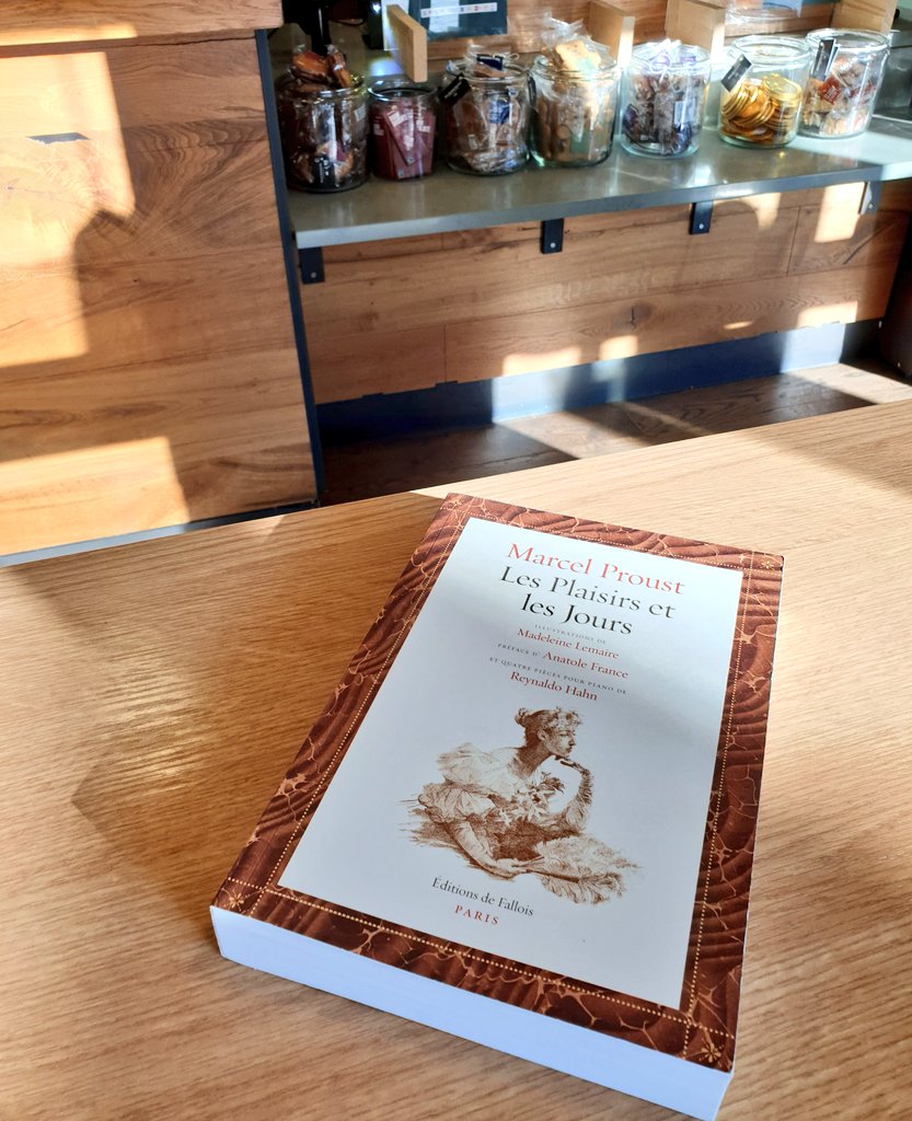 vincentbeziers's tweet photo. Je l'ai découvert dans un rayon perdu au milieu des livres oubliés de la rentrée littéraire.
Mon cœur s'est emballé.
#editionsdefallois #Proust https://t.co/UmkXRu6rMF