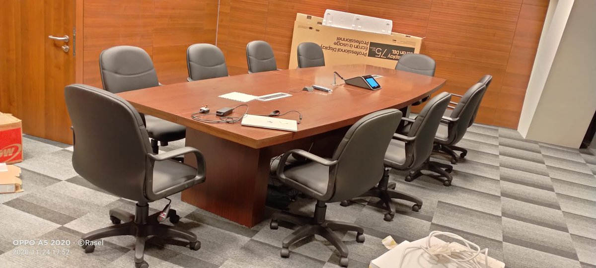 GarnetWll's tweet photo. Garnet Furniture collaborated with BBR Design to set up the complete office furniture for DLA Piper. https://t.co/M61yuuaXJe

#office #OfficeSpace #chair #Conference #DOHA https://t.co/yAQf2ywRjX