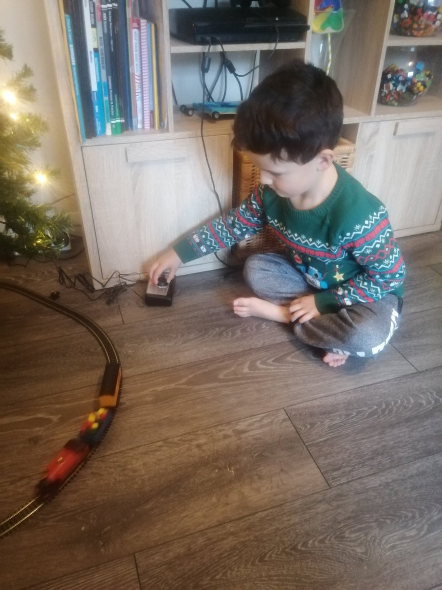 CycleTec76's tweet image. The little fella wanted a train around the tree this year, so used his birthday money to buy a @hornby Santa's Express set. One very happy little 6 year old right now! #Christmas2020 #Hornby #TrainTime