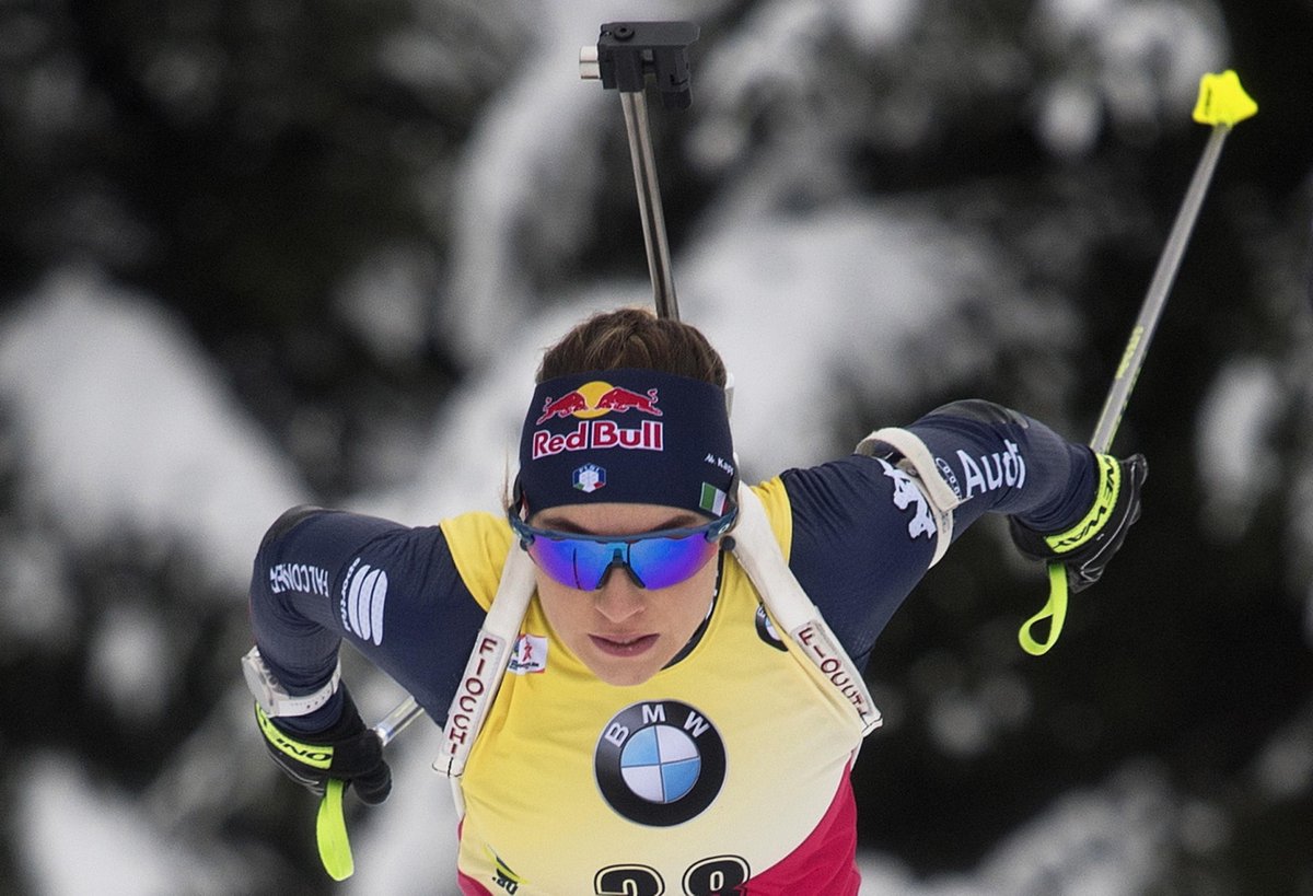 Coninews's tweet photo. 💥 BUONA LA PRIMA PER DORO 💥

Dorothea #Wierer apre la nuova stagione di Coppa del Mondo trionfando nell'individuale di Kontiolahti. 👏🇮🇹👏

#KON20 #biathlon @Fisiofficial https://t.co/k1mXQNS3VF