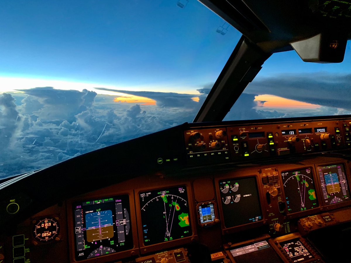 2am UTC. It’s the middle of the night in Europe, and daylight is already there, at roughly 7°S 49°E (Seychelles Control area). We are on our way to La Réunion Island. Some cumulonimbus on the track require a slight route alteration.  #AF6905 #avgeek #pilotview