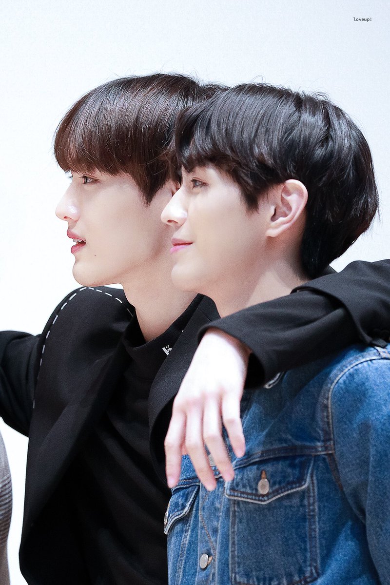 loveup723's tweet photo. 201122 DMC 팬사인회  #CIX #씨아이엑스 #용희 #김용희 #현석 #윤현석 https://t.co/cJ8o8yqLfQ