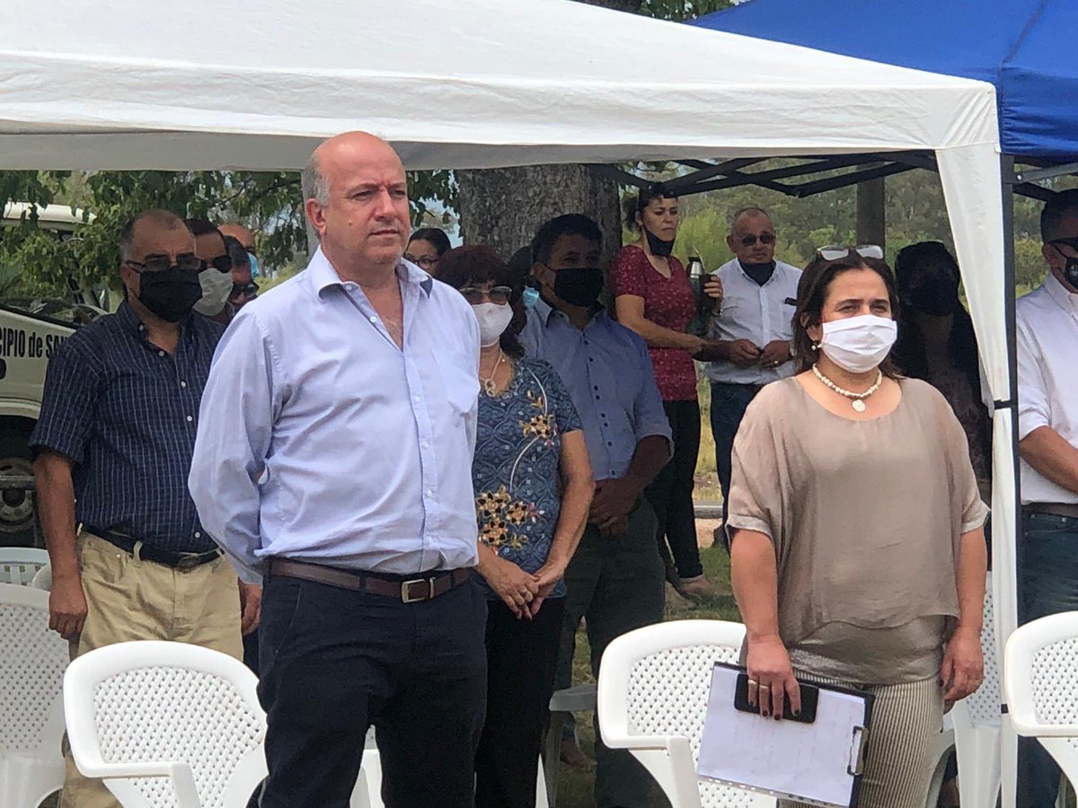 vamossalto's tweet photo. Asumió la Alcaldesa colorada Sandra Toncovitz en el Municipio de San Antonio, acompañada por el Senador @germancoutinho, concejales salientes y electos, dirigentes de nuestro sector, vecinos y amigos de la localidad.
¡Éxitos en la gestión! https://t.co/vLYotYheMM