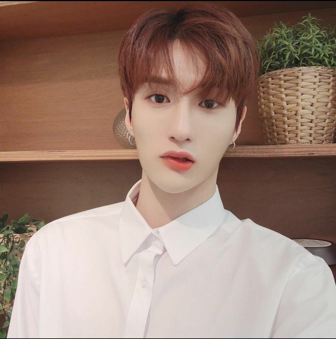 echanmelon's tweet photo. I can't express my love enough. Thank you for these 300 days. Each 10, 100, or 1000's let's run together ❤
#다크비 #DKB #BB
#300DaysWithDKB
#E_CHAN #이찬 #이창민
#echanpics 🍉 https://t.co/P3bXmUM5gV