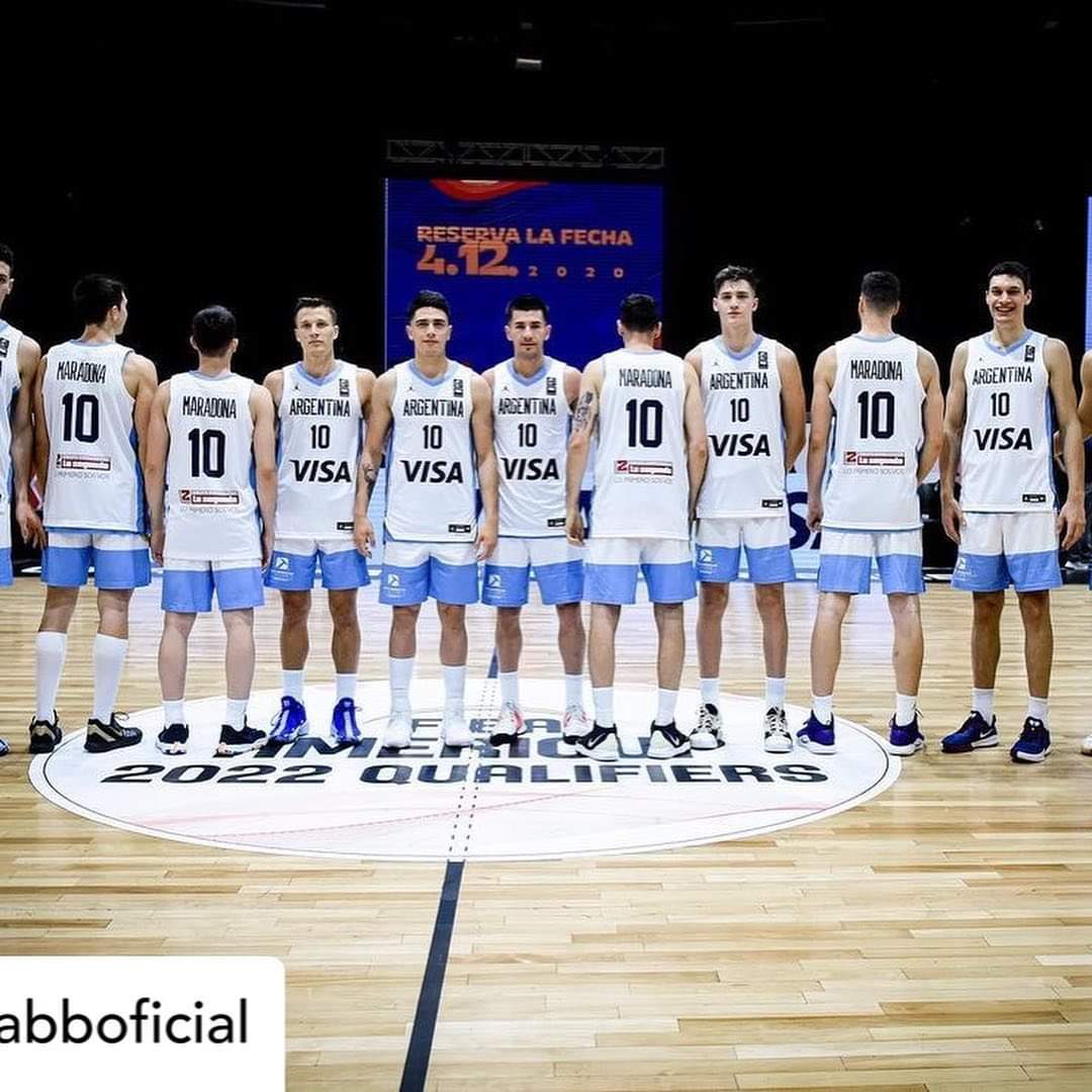 basquetarqui's tweet photo. @cabboficial Nuestro sincero homenaje al 10.

🏀🇦🇷⚽️

¡Gracias Diego!

#HastaSiempreDiego 🔟♾ https://t.co/5nF8vbXZbX