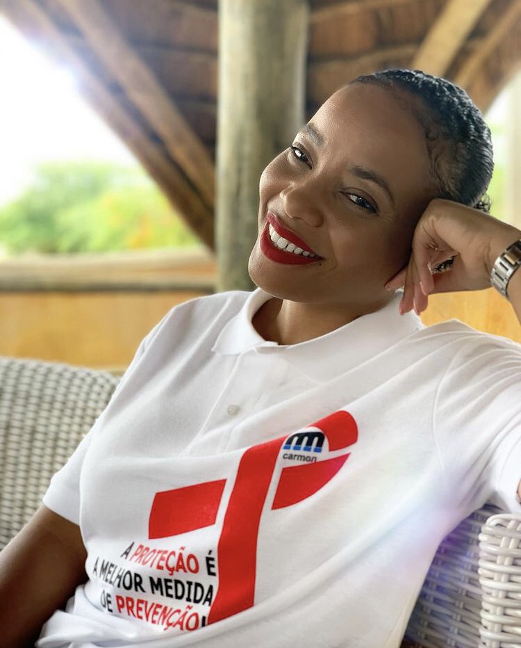 yola_semedo's tweet photo. “Canta SIDA com Yola Semedo”, agora na TPA, RNA & Platinaline (Facebook) ❤️🇦🇴
#ONUSIDA #UnitedNations #cantasida #Anaso #kuenda
https://t.co/vfDSFKXF4H https://t.co/bYpZQRIgv7