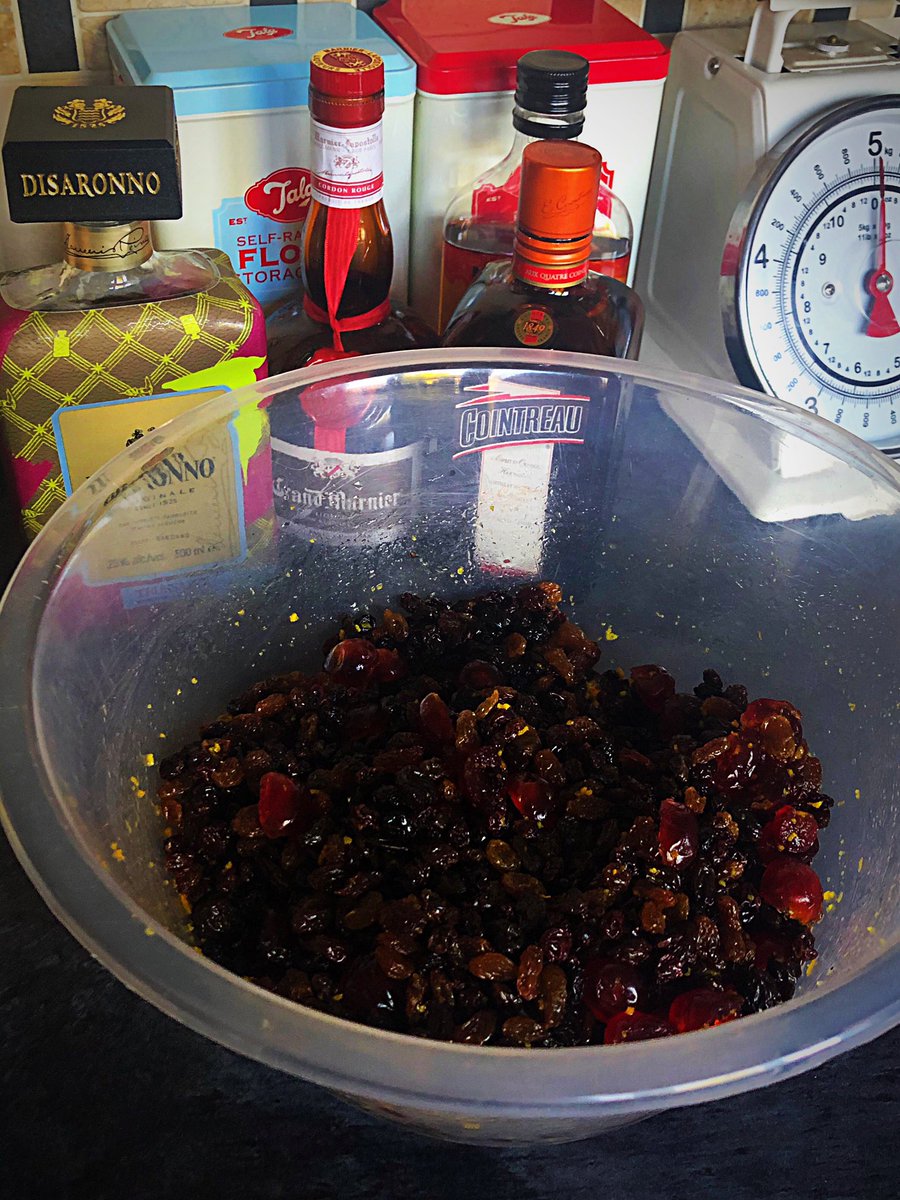 Jenny__S_'s tweet photo. A little later than usual but this can only mean one thing.....Christmas cake bake day tomorrow! ๐ #boozycake https://t.co/HQeQhIoUNI
