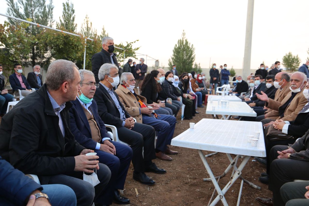 DEMGenelMerkezi's tweet photo. Eş Genel Başkanımız Mithat #Sancar,  yakınlarını kaybeden Ahmet Türk ile ailesine ve Kürdistani İttifak partilerinden PDK Bakur'un hayatını kaybeden yöneticisi Hamit Kılıçarslan'ın ailesine taziye ziyaretlerinde bulundu. https://t.co/73JNOPLe1m