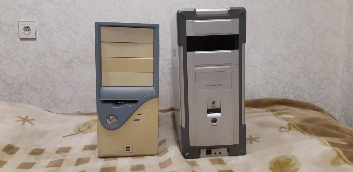 iiceforce's tweet photo. Ну шо, твиттер, кому комплюктер? Да, там внутри что-то есть. Да, это работает. Самая простая сборка для интернета и сериалов. Работает, протестировано, моя гарантия. Подписка, лайк, коммент, ретвит. Неделя по времени. #розыгрыш https://t.co/d1L8X3Haey