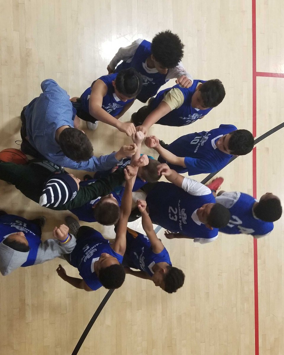 RainierPrep's tweet photo. #RainierPrep and #GivingTuesday bring people of all races, faiths, and political views together, even while we all experience the pandemic. Generosity gives everyone the power to make a positive change in the lives of others, and is a fundamental value anyone can act on. https://t.co/cUMgJh9NxW