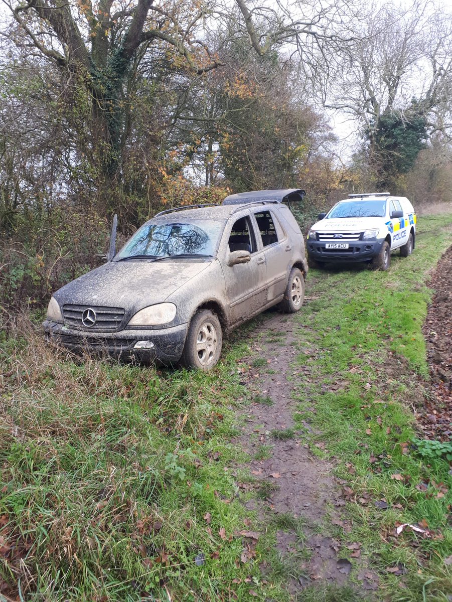PoliceSudbury's tweet photo. Reports of #HareCoursing close to #Lavenham this afternoon led to 4 males detained by #NRT2 & #SNT now in #BuryStEdmunds pic and 5 dogs safely now in police arranged kennels Thanks to #Farming community for your support โค๏ธ @RuralPolicingSC #PC270๐ฎ https://t.co/ge1f2EWDYH