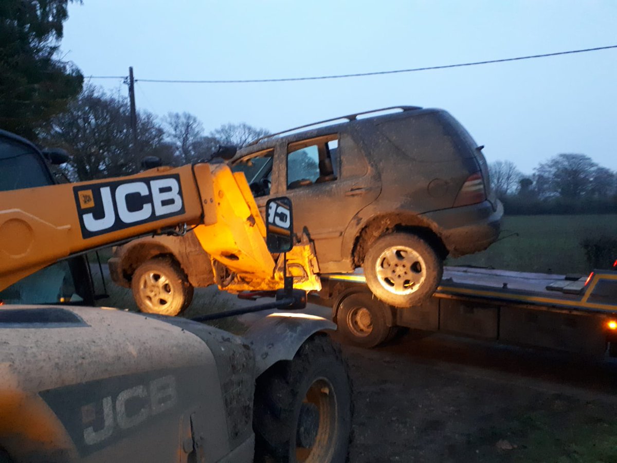 PoliceSudbury's tweet photo. Reports of #HareCoursing close to #Lavenham this afternoon led to 4 males detained by #NRT2 & #SNT now in #BuryStEdmunds pic and 5 dogs safely now in police arranged kennels Thanks to #Farming community for your support โค๏ธ @RuralPolicingSC #PC270๐ฎ https://t.co/ge1f2EWDYH