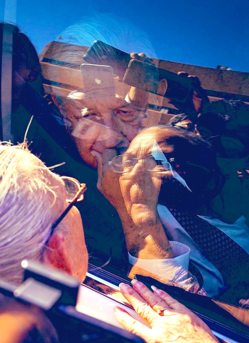 vampipe's tweet photo. Víctor Medina Gorosave fotografió a todo México y no lo sabe. https://t.co/4C6KiqrsQU