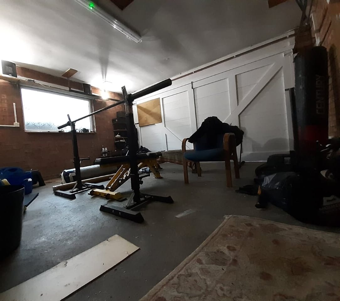 BigAlDevlin's tweet photo. Valhalla awaits! Day 1 of building my home gym (just moved house)

#valhalla #valhallaawaits #trainingforvalhalla #valhallagym #valhallafitness #strength #vikingpower #vikingstrength #strong #oldmandtrength #powerlifting #powerlifter #weightlifting #gains #muscle #gymlife #lift https://t.co/fo5EvuioK0