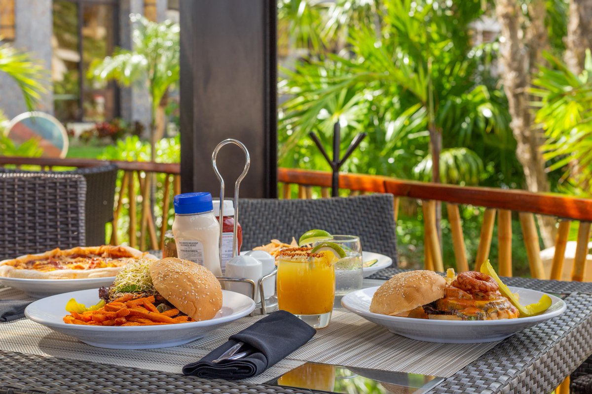 vdpcancun's tweet photo. Exotic flavors and exquisitely crafted to satisfy your senses. Enjoy the best culinary by the pool at #BiteBar!
https://t.co/zzZ4CH98nU https://t.co/cheDn2UeBq