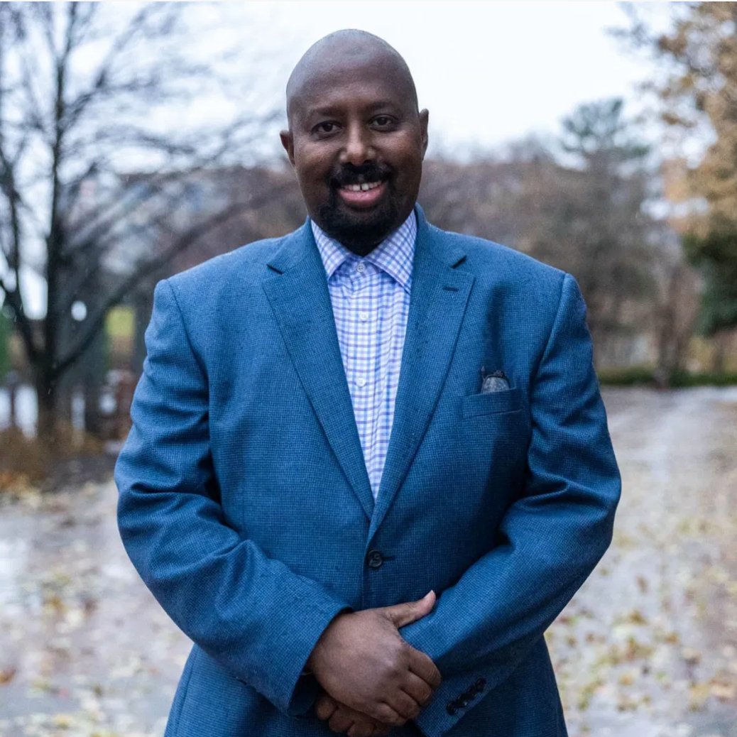 AEDS (@aedsmn) on Twitter photo 🎊 Somali American educator Ibrahim Mohamed brings diversity to the school board as Shakopee’s first Black member!
📷 Sahan Journal 🎊 Somali American educator Ibrahim Mohamed brings diversity to the school board as Shakopee’s first Black member!
📷 Sahan Journal