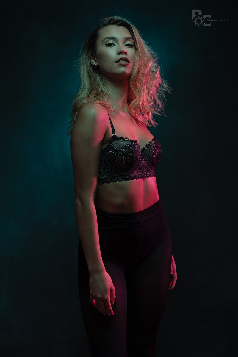 PhotosOnCall's tweet photo. Love at first sight?
©2020 PhotosOnCall - All Rights Reserved (Brian Hanna)⁠
Booking: https://t.co/eYYxJIqbqo⁠
Model: @hope_lessner⁠
More: https://t.co/OK92wIEB3o⁠
*
#photoshootadventures #vintage #promodel #colortones #beauty #colors #lingerie #bra https://t.co/rtWCrCAMHp