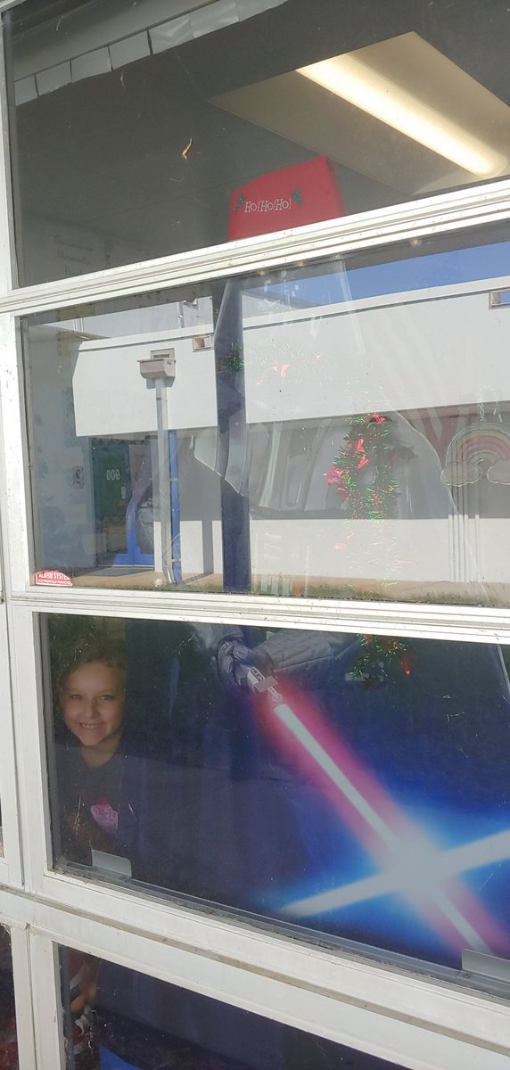 MsKinghasClass's tweet image. My helper and I set everything up to surprise the kids Monday. I hope they enjoy it!!

#disneyclassroom #disneychristmas