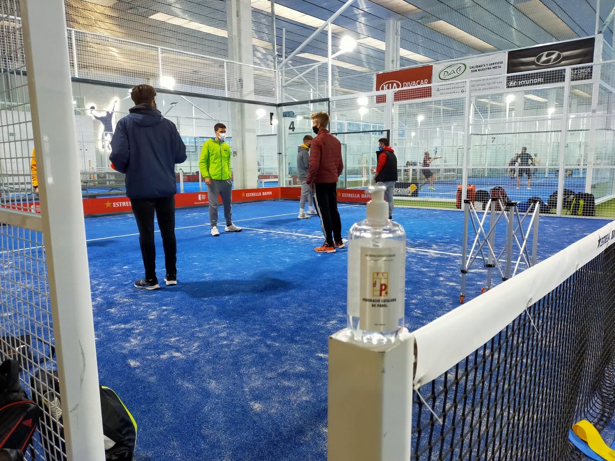 FCatalanaPadel's tweet photo. #FormacioFCdP
🎾 Darrer curs Tècnic nivell 1
📍@BarberaPadelBPI
Els 18 alumnes han rebut aquests continguts de l'àrea de formació
✔️ Preparació física 🏃♂️🏃🏻♀️
🗣Marc Triquell
✔️ Pràctica de didàctica: exposició de classes pràctica
🗣 Meri Ibañez
Demà seguim 💪
#Pàdel #Catalá https://t.co/mxvYvUSvRE