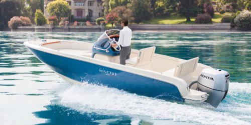 SeeeuleCharter's tweet photo. Mit unserer tollen Invictus 200 FX über den Bodensee schippern...bald möglich😆 #seeeule #seeeule-bodensee-charter #bodensee #bodenseeliebe #INVICTUS #INVICTUS200FX #DiperDon https://t.co/pm1mOxstcu