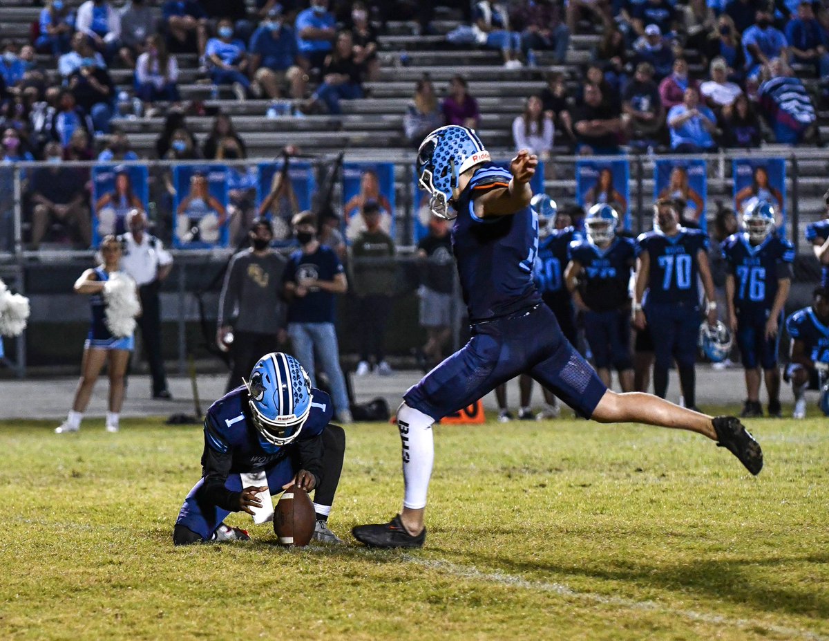 BigCountyPreps1's tweet photo. #Newsome 37, #Steinbrenner 20
Game images at the link in bio or at https://t.co/UnvextcY35
#NewsomeWolves #newsomehighschool #hsfb #fhsaa #steinbrenner #steinbrennerwarriors https://t.co/j7lP3wFnBi