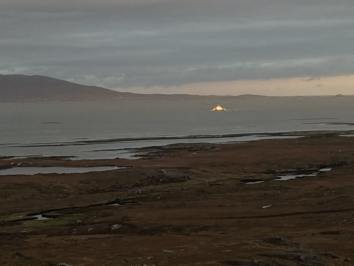 callyyeatman's tweet photo. Last of the sun catching the ferry as a #Jewell crossing the #soundofharris @CalMacFerries https://t.co/Z0bVj6ypvr