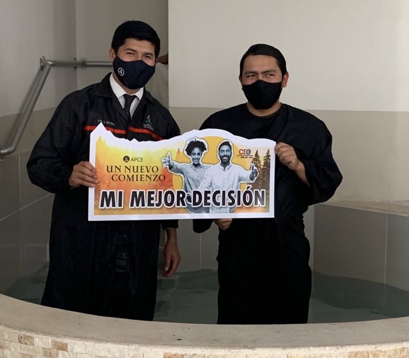 bill_quispe's tweet photo. #UnNuevoComienzo en la vida de miles de personas que entregaron su vida a Jesús a través del bautismo. #Reencuentro @prertonkohler https://t.co/fcwiqYt8pT
