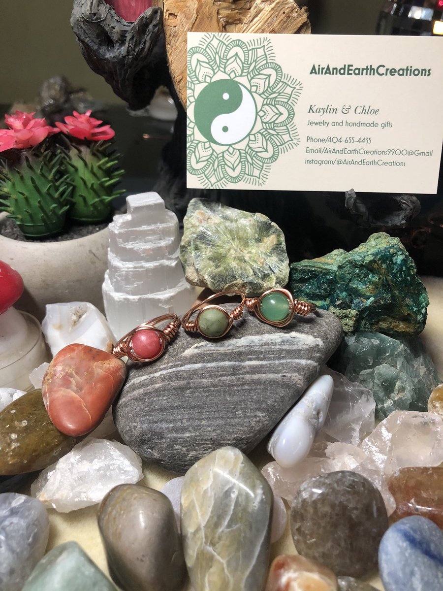 AIRANDEARTHC's tweet photo. -From left to right-

Rhodonite- Grounds energy, balances yin-yang, and aids in achieving one's highest potential. It heals emotional shock and panic.

Yellow howlite-  Strengthens memory and stimulates desire for knowledge. 

Jade- Purity or purification
ANY SIZE$10 FREESHIPPING https://t.co/uNia4id37K