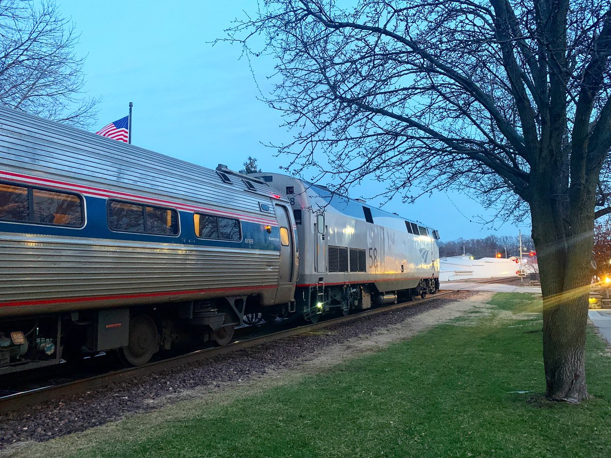 Simply_Railway's tweet photo. Back in March 2020 when I was lucky enough to spot the Missouri River Runner with a P42 instead of a Charger ๐
#Amtrak #riverrunner #missouri #p42 https://t.co/KzO9h8u5sz