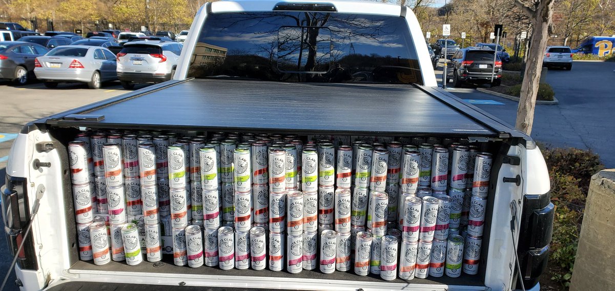 MSpencerWarren's tweet photo. @Ebron85 Or the @WhiteClaw? https://t.co/J3ubdmbJwl