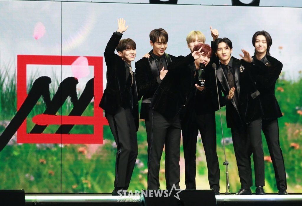 201128 2020 Asia Artist Awards - Monsta X's Press Photos

naver.me/GKmNIJ6u
naver.me/5o2l0rJK
naver.me/5vBzJtuO
naver.me/xMxH5GMy
<a href="/OfficialMonstaX/">몬스타엑스_MONSTA X</a> #MONSTAX_1stDAESANG #몬스타엑스 #MONSTAX #대상스타엑스