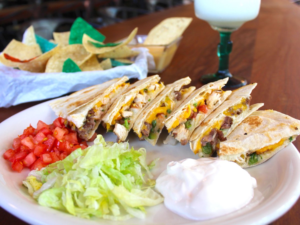 Alamo_Cafe's tweet photo. There's no place we'd rather be. โค๏ธ Take a break from the turkey, and come enjoy Small Business Saturday with us here at Alamo Cafe! #AlamoCafe #EatLocal https://t.co/4m5kKlLtbI