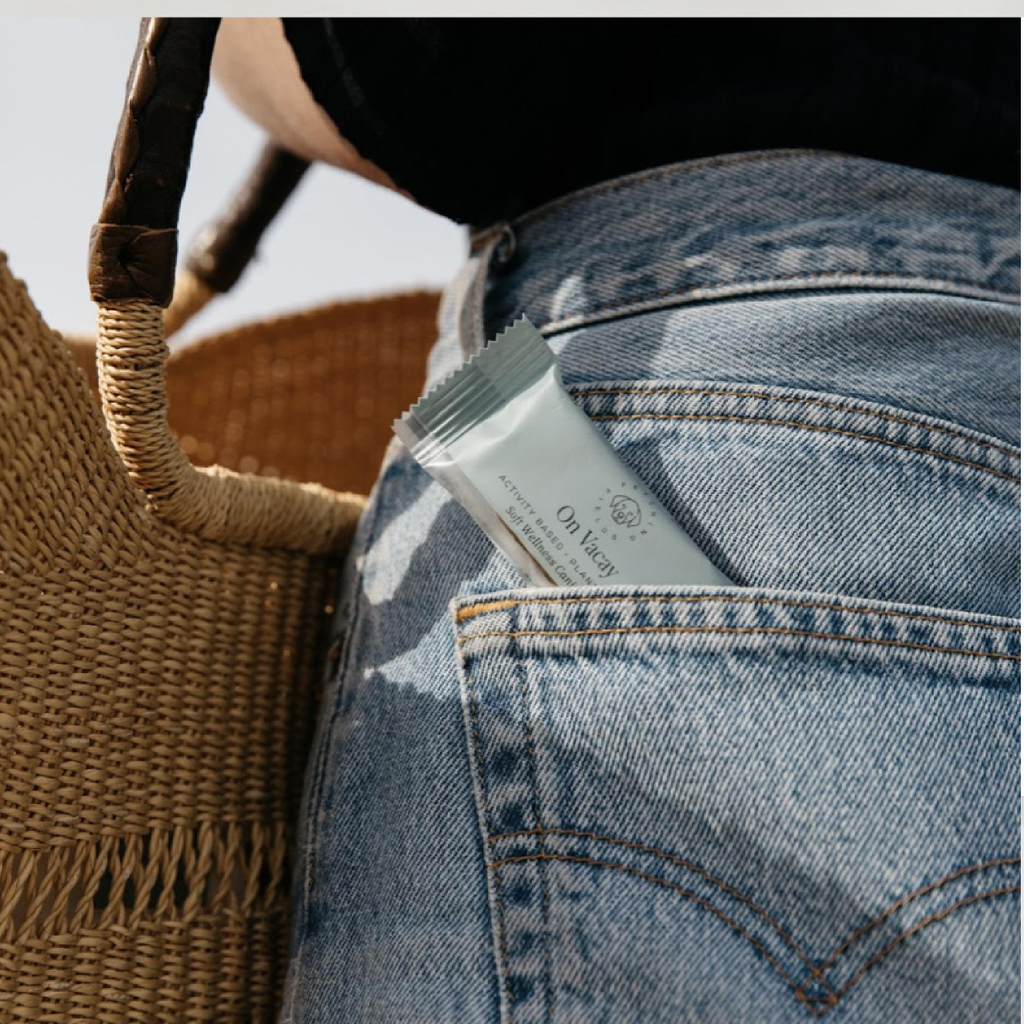 Travel Tastefully 🐾 Throw-and-go portable packaging makes it easy to treat on the street!

Don't miss out on our Black Friday Sale, 15% Off Site Wide + Free Shipping ♥️