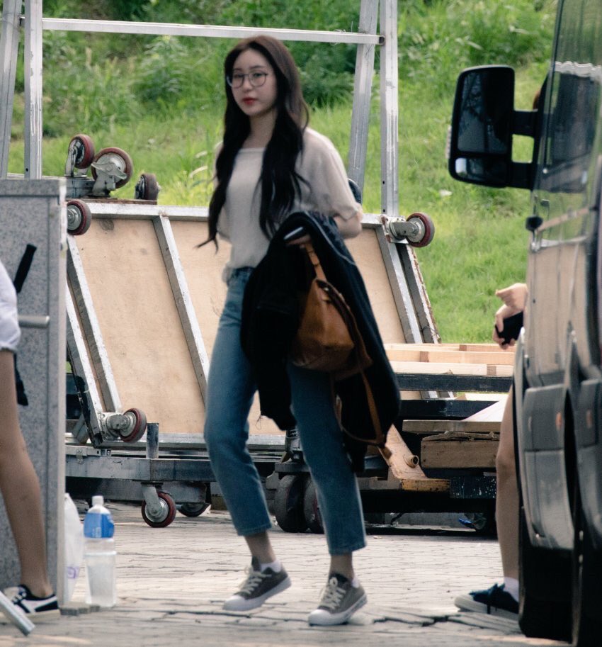  #CHAEYEON wearing glassesa thread;