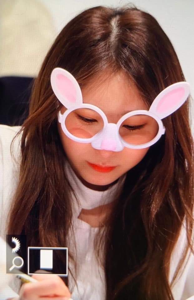  #CHAEYEON wearing glassesa thread;