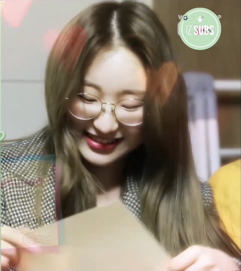  #CHAEYEON wearing glassesa thread;