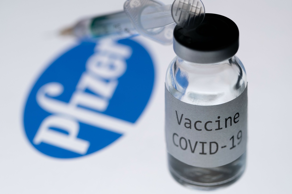 #El13TeInforma | La farmacéutica Pfizer entregó el jueves 26 de noviembre a la COFEPRIS la solicitud de registro sanitario de su propuesta de vacuna contra la COVID-19. Marcelo Ebrard calificó la solicitud como